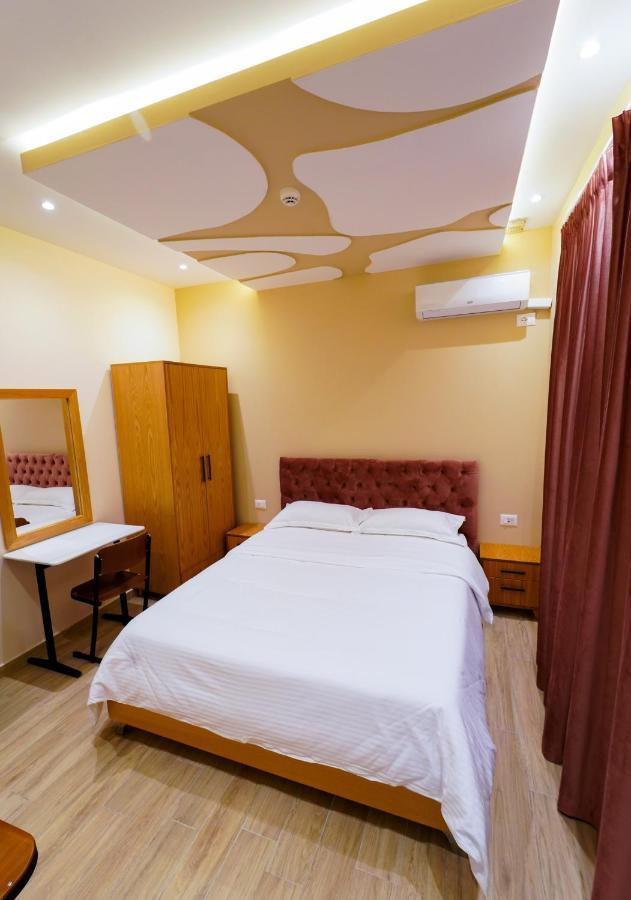 Sr99 Hotel Tiranë Luaran gambar