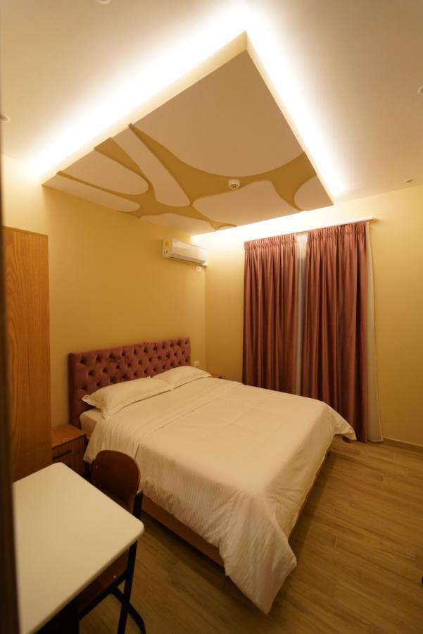 Sr99 Hotel Tiranë Luaran gambar