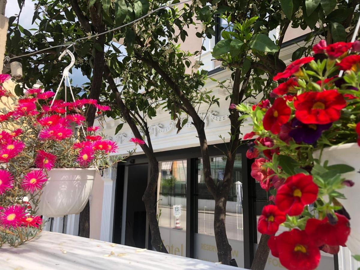 Sr99 Hotel Tiranë Luaran gambar